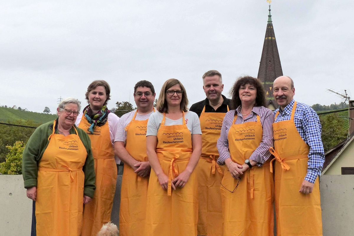 Wir erinnern uns dankbar an Susanne Probst († 26. Juli 2020), die sich beim „Maultaschenessen“ und darüber hinaus beim Gemeindedienst in der Gemeinde engagiert hat, und die das nächste Maultaschenessen schon mit geplant hatte.